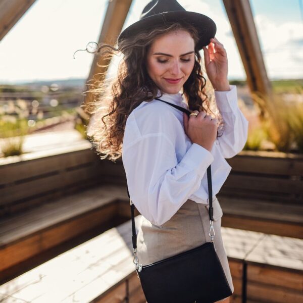 Vuch Lylann Black női crossbody oldaltáska