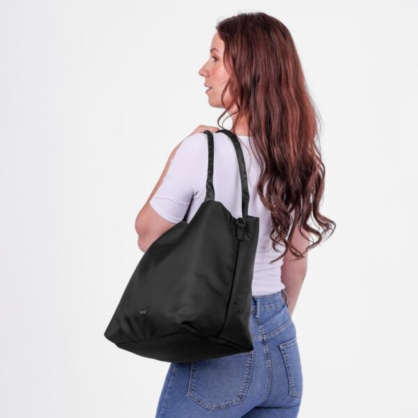 Vuch Herea Black